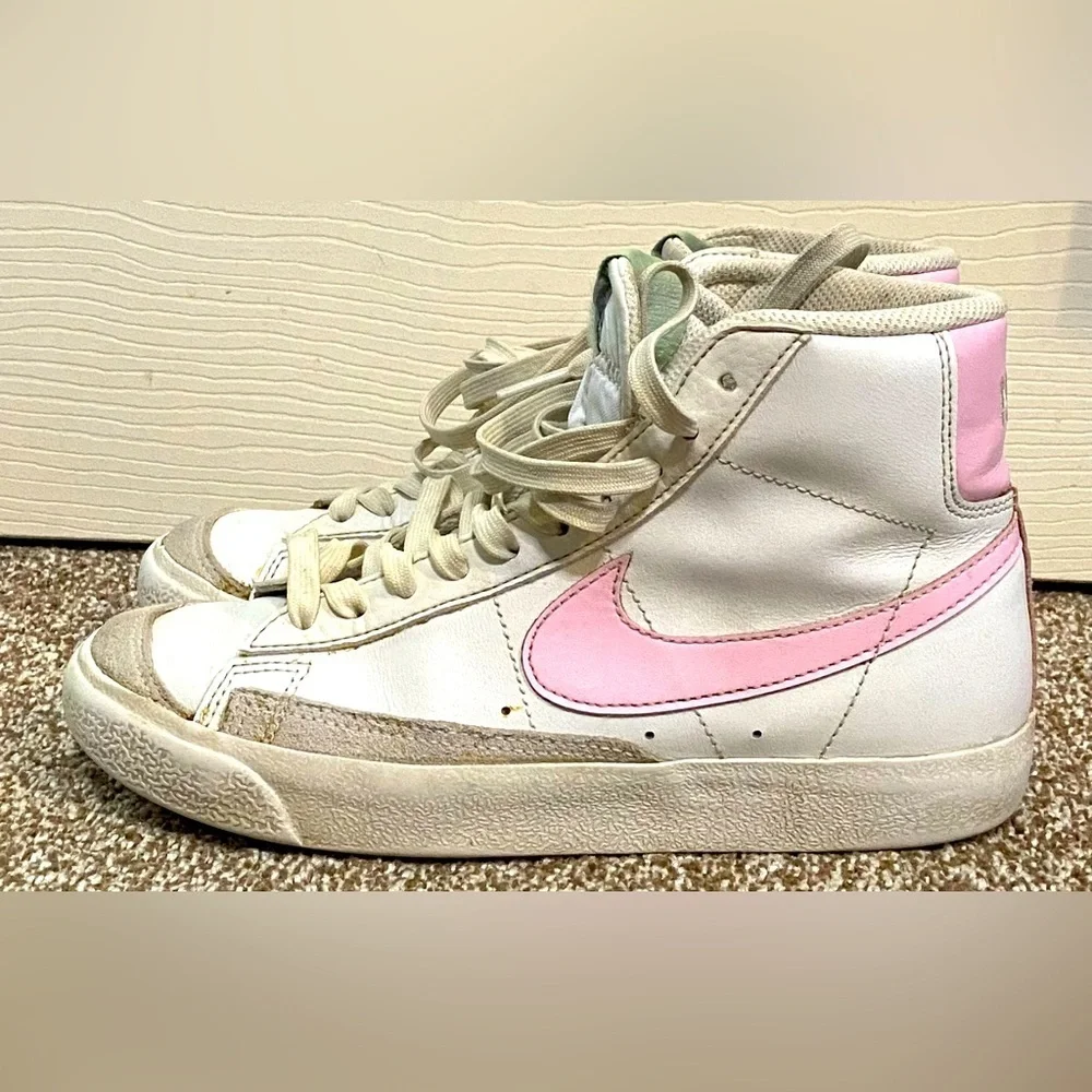 Nike Blazer Mid '77 Sneakers Big Kid 4Y White Pink Leather Shoes DA4086-106